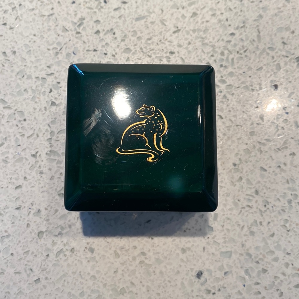 Lester Lampert ring box.
